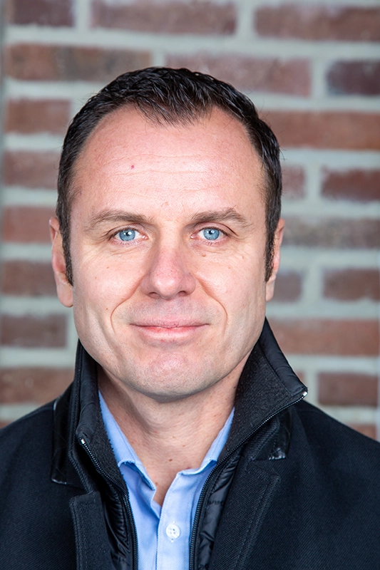 Dominique DEVERNAY, responsable de l'agence Cristal Fenêtres Lille